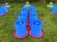 10 MANOLA FEEDERS - 4