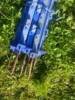 10 BLUE ELECTRIC FENCING STAKES - 4