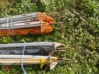 20 MIXED ELECTRIC FENCING STAKES - 3