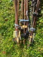 30 METAL ELECTRIC FENCING STAKES - 3