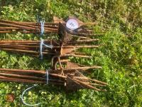 30 METAL ELECTRIC FENCING STAKES - 4