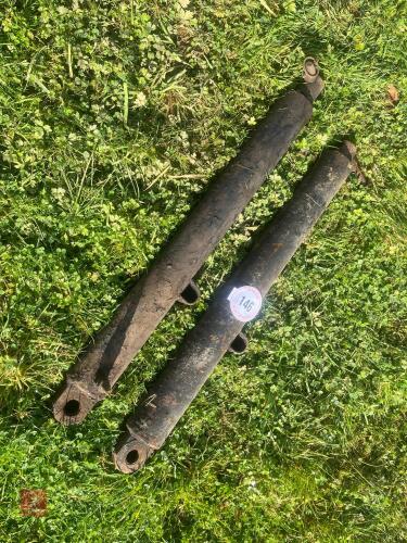 PAIR OF HYDRAULIC RAMS