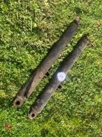 PAIR OF HYDRAULIC RAMS