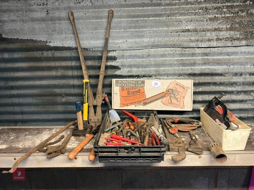ASSORTED WORKSHOP TOOLS (20)