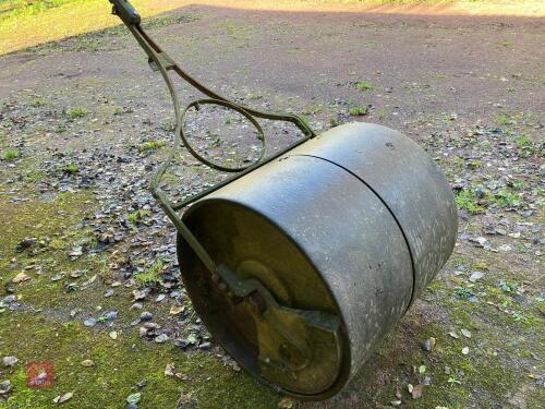 VINTAGE GARDEN ROLLER