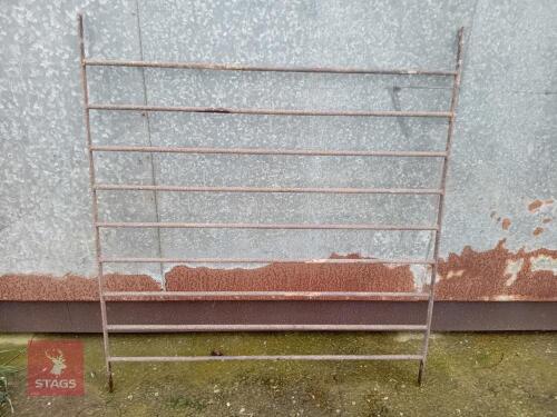 IRON HURDLE FENCING (S/R)