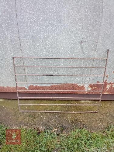 IRON HURDLE FENCING (S/R)
