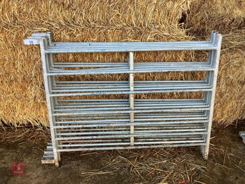 5 BATEMAN 4' GALVANISED HURDLES (39)