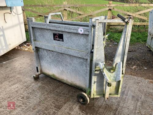 BATEMAN CALF DE-HORNING CRATE (79)