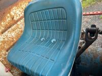 FORD 4000 2WD TRACTOR - 34