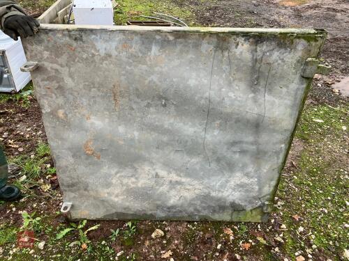 4' X 3' 10 GALVANISED CREEP GATE (156)
