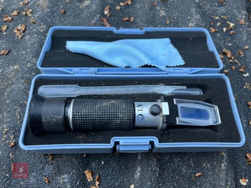 COLOSTRUM MILK REFRACTOMETER