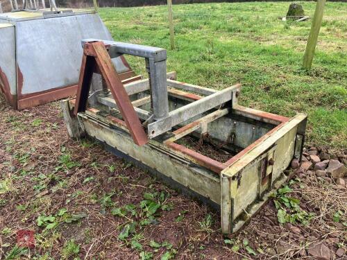 BOX APPROX 6' YARD SCRAPER (6)