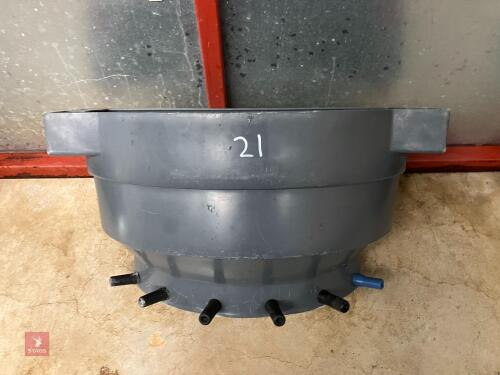 6 TEAT CALF FEEDER (21)