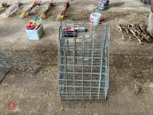 5 GALVANISED HOOK-OVER HAY RACKS (103)