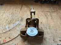 RECORD 153A CLAMP