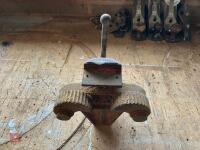 RECORD 153A CLAMP - 4