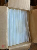 RAPESCO GLUE GUN & STICKS - 4