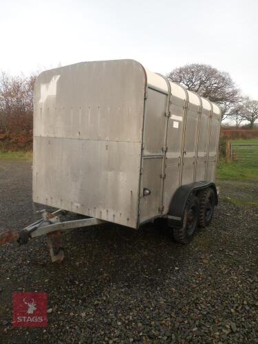 IFOR WILLIAMS 10' LIVESTOCK TRAILER