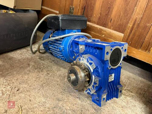 ELEC MOTOR & RH GEARBOX