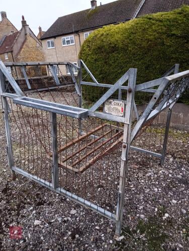 'THE COLY' GALVANISED ROUND BALE FEEDER