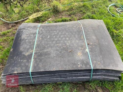 10 CUBICLE MATS