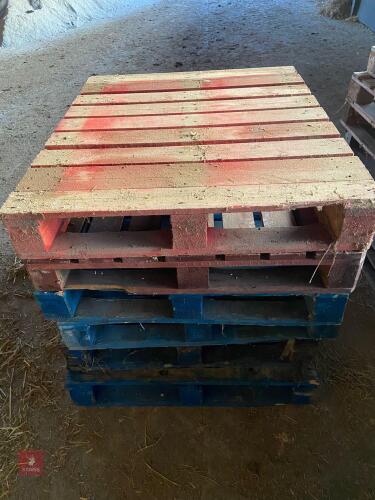 6 DRY STORED WOODEN PALLETS