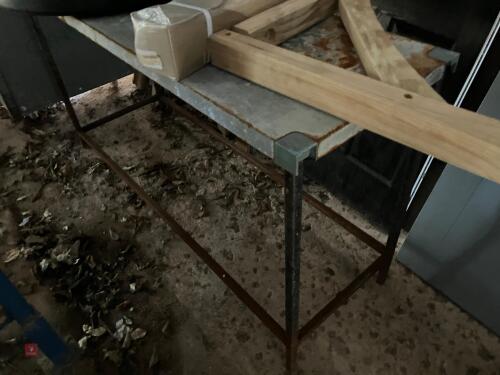 5' X 19'' X 35'' TABLE