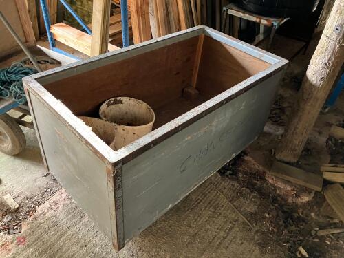 LARGE WHEELED TROLLEY
