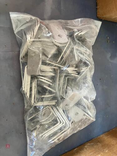 BAG OF SS ANGLED BRACKETS