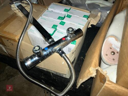 TWIN SHOWER AND MIXER UNIT