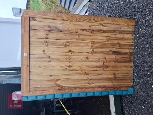 WOODEN DOOR/GATE
