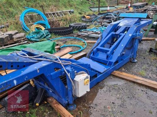HYDRAULIC BOAT CRADLE