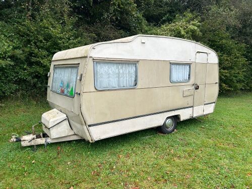 1969 SPRITE MUSKATEER CARAVAN