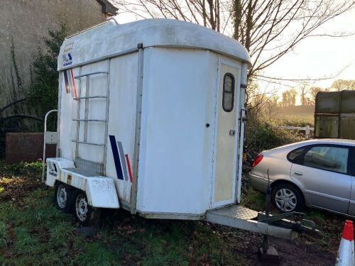 BANBURY TWIN AXLE HORSE TRAILER