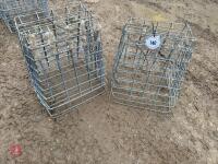 5 MESH HOOK OVER SHEEP HAY FEEDERS
