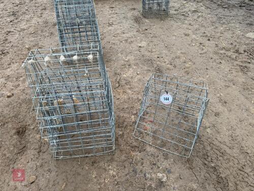 5 MESH HOOK OVER SHEEP HAY FEEDERS