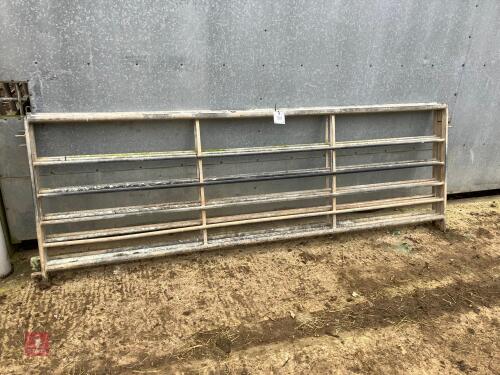 3 GALVANISED 2.7M HURDLES