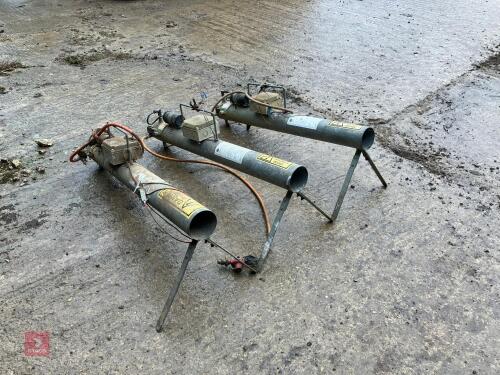 3 GALVANISED BIRD SCARERS