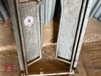 SHEEP RACE AUTO LOCKING HEAD YOKE - 4