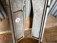 SHEEP RACE AUTO LOCKING HEAD YOKE - 5