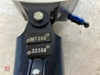 STALLION MT250 MIXER FEEDER - 5