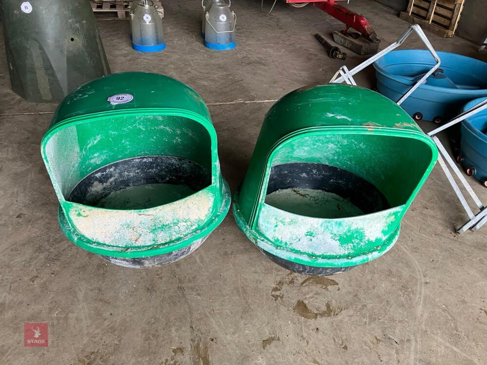 2 MINERAL FEEDERS