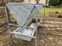 FREESTANDING 8' GALVANISED HAY RACK - 4