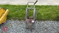 IAE GALVANISED DE-HORNING CRATE - 4