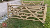 8' 10'' WOODEN FIELD GATE