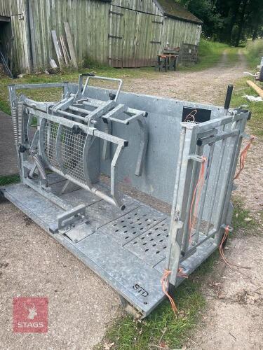 BATEMAN SHEEP TURNOVER CRATE