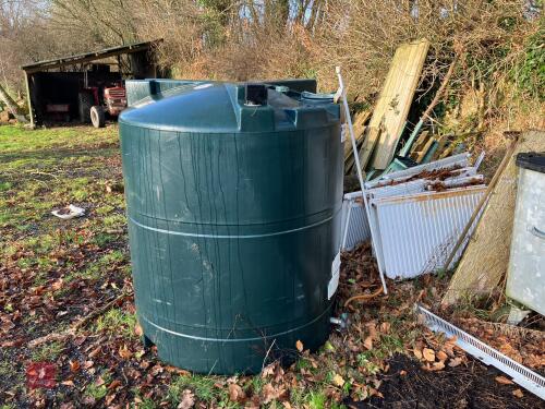 FUEL/OIL TANK (26)