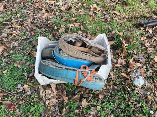 BOX OF RATCHET STRAPS (112)