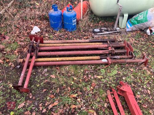10 ACCRO PROPS (118)